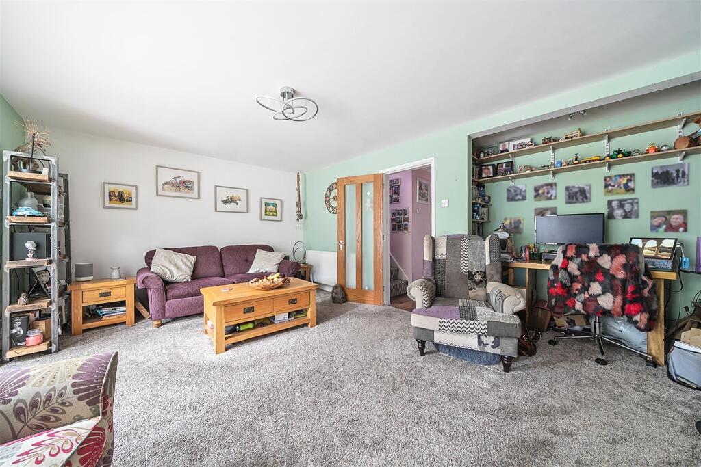 13 Wakeford Close, Nuneaton