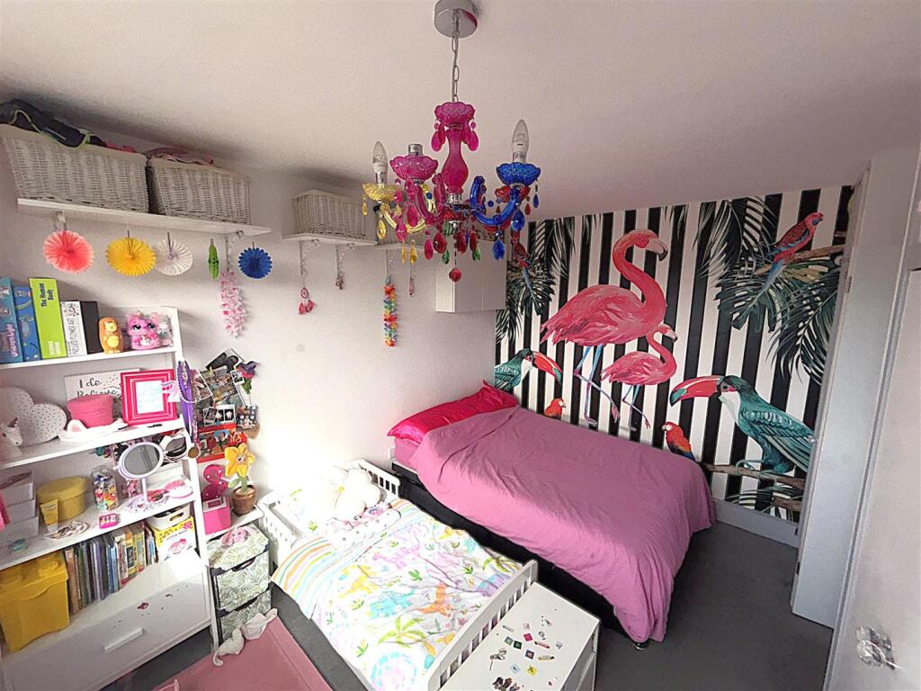 DOUBLE BEDROOM