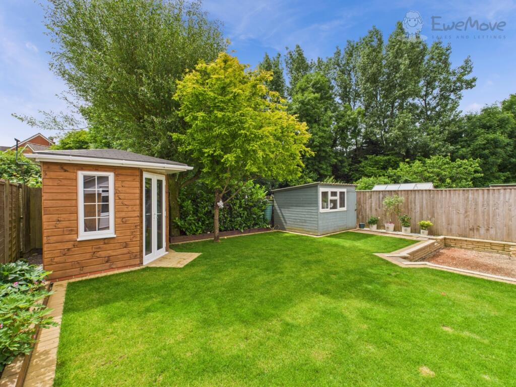 CAM03640G0-PR0048-STILL026