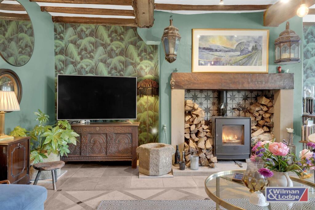 Period Property - Four Bed with Formal Gardens (19