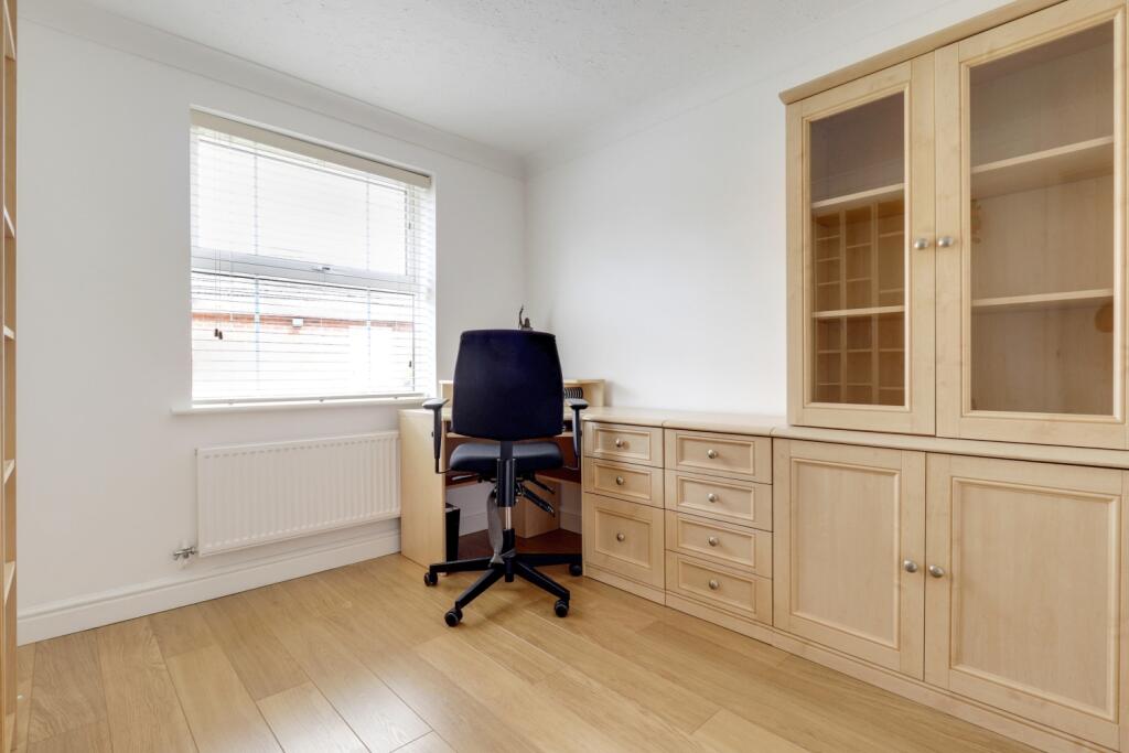 12- Rob Hammond EweMove Pontefract