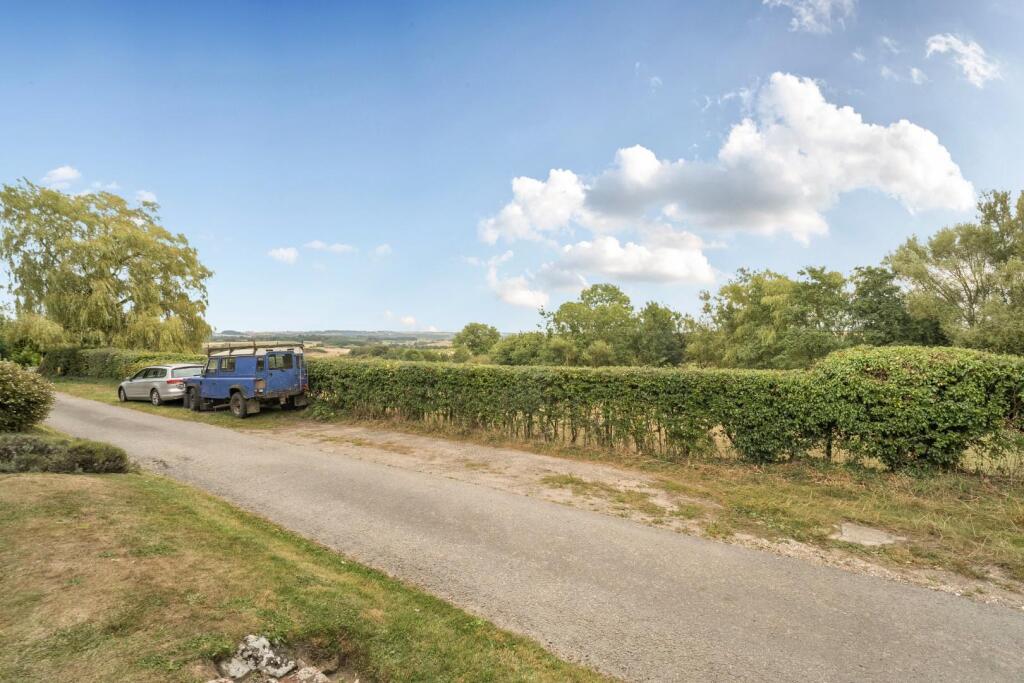 2 x OFF ROAD PARKING.jpg