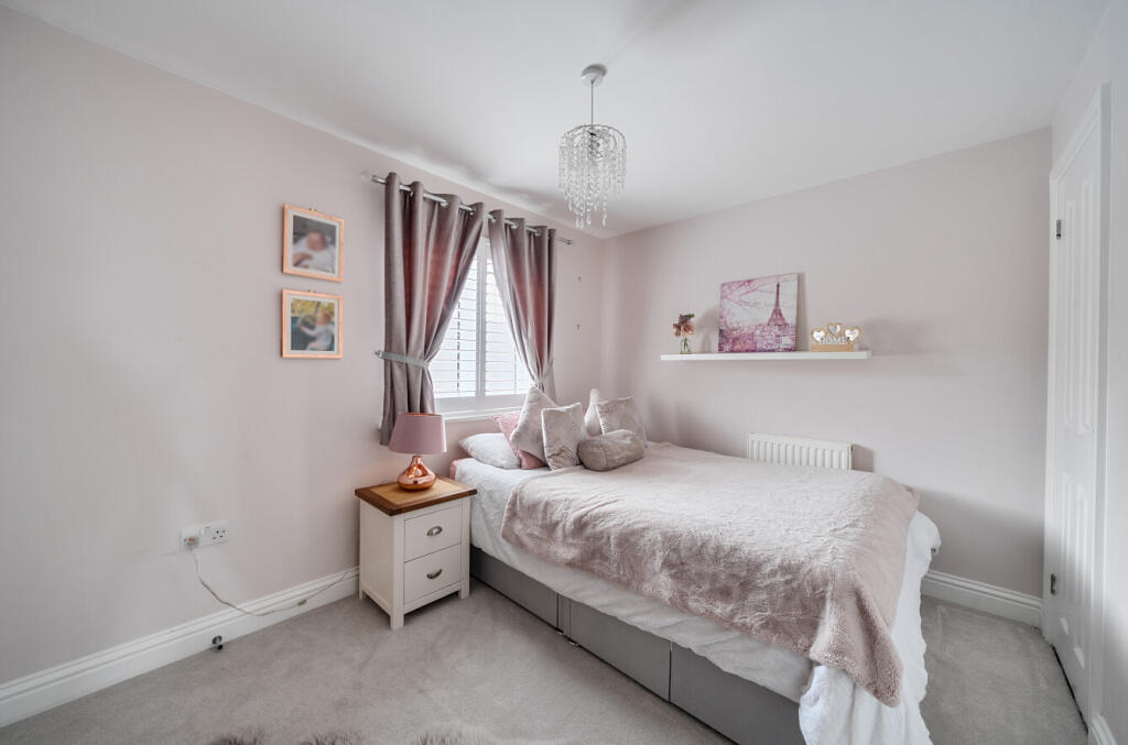 1380880-3-69172f8...