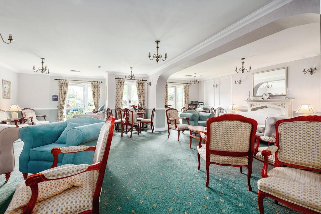RESIDENTS LOUNGE