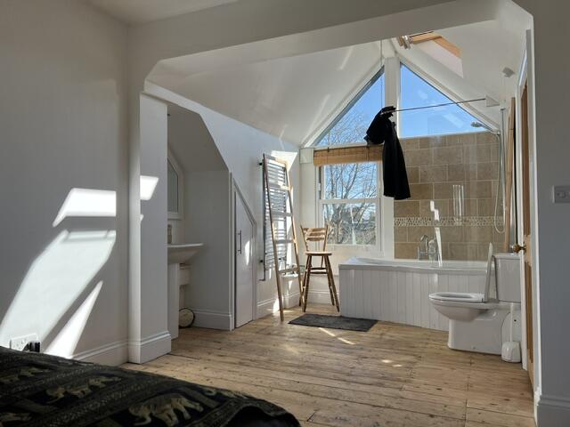 Bedroom 1 ES