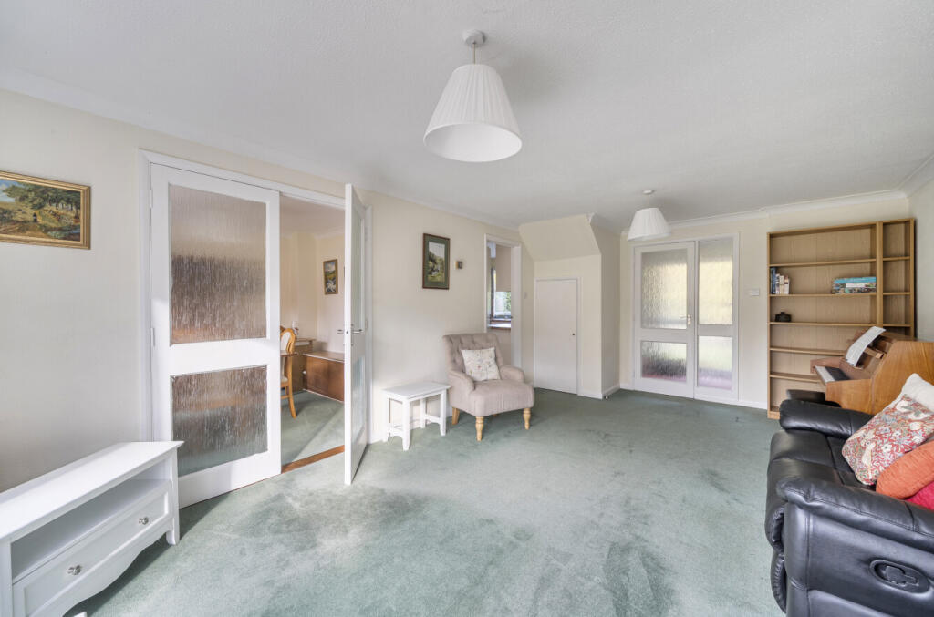 1370765-6-68f7a0e...