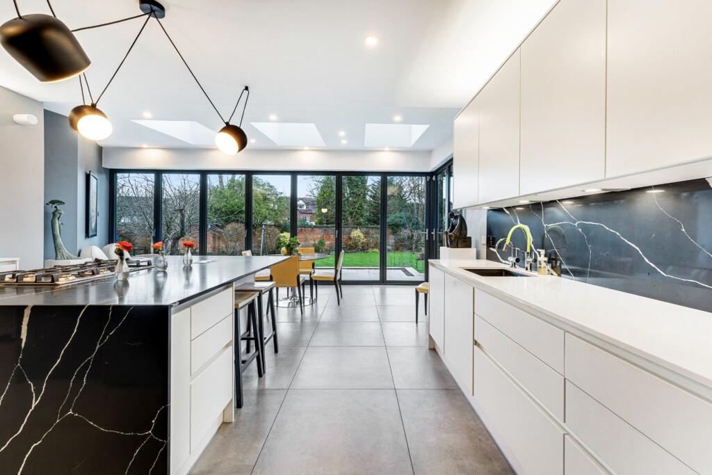 Kitchen / Breakfast Room