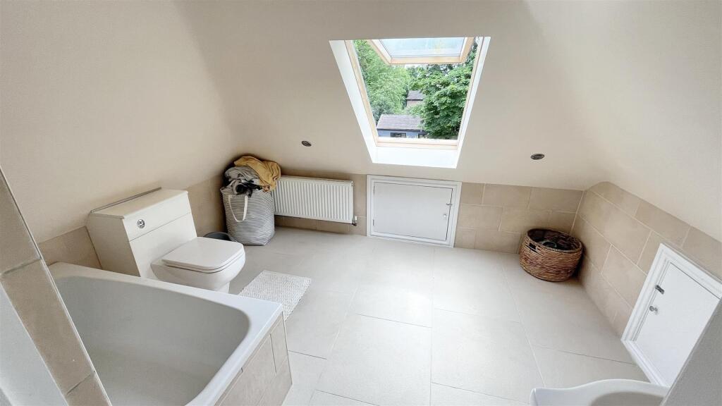 En-Suite Bathroom