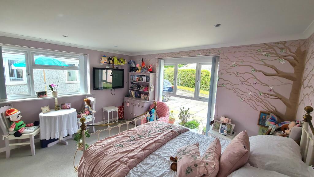 BEDROOM (ANNEXE)