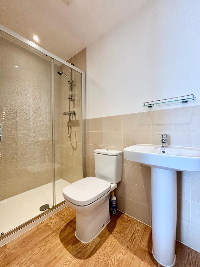 En-Suite To Bedroom 1