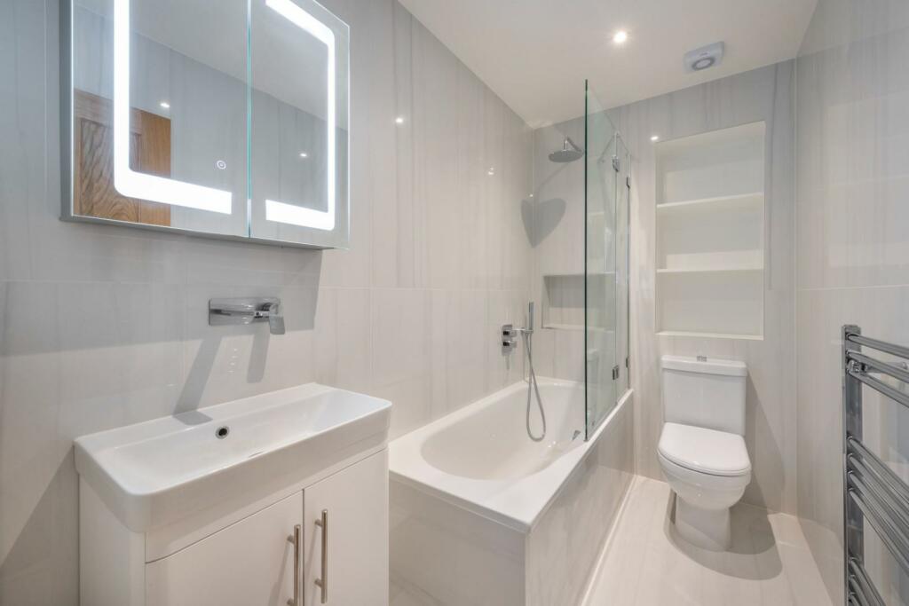 bathroom (1).jpg