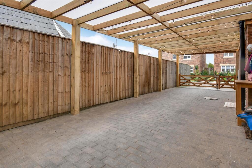 CAR PORT