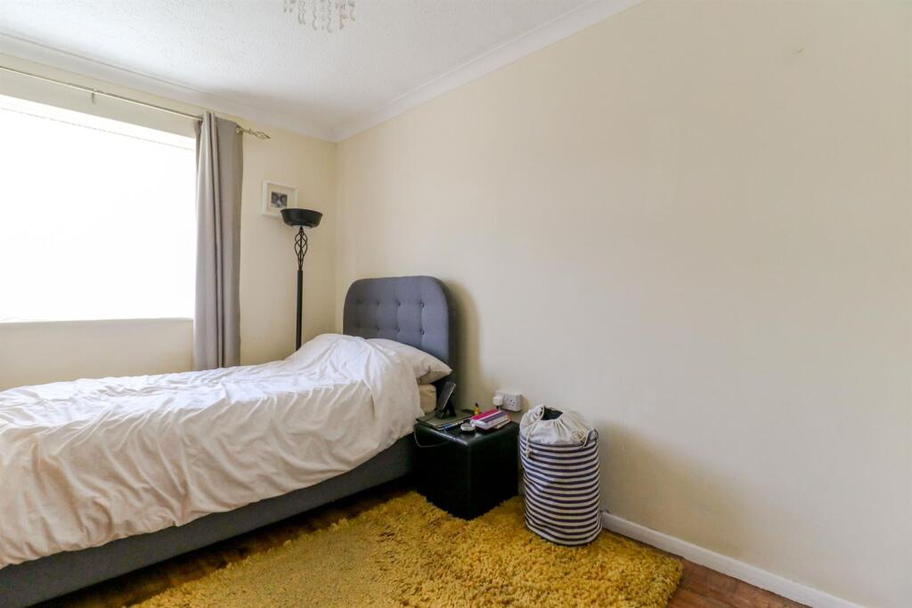 56 Bridle Close-23.jpg