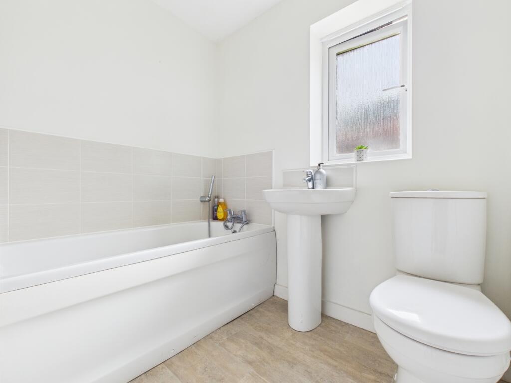 CAM03729G0-PR0094-STILL022