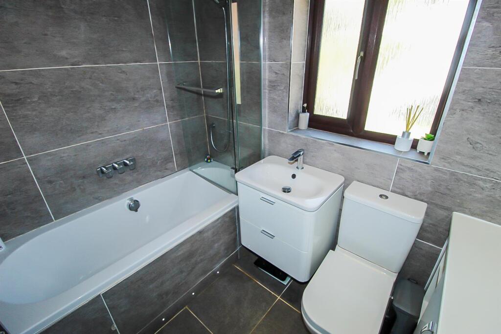 BATHROOM/W.C.