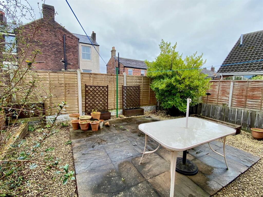 kings head road 15b garden 1.jpg