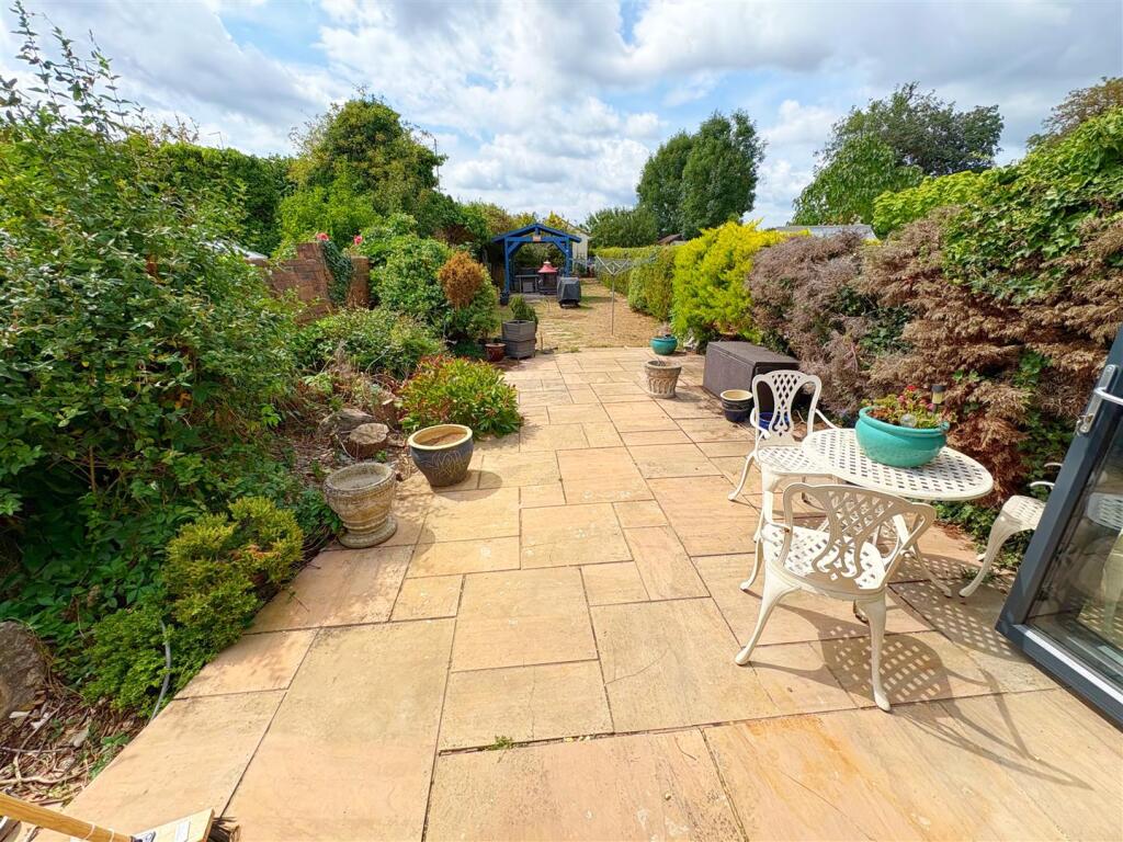 Rear garden and patio (5).jpg