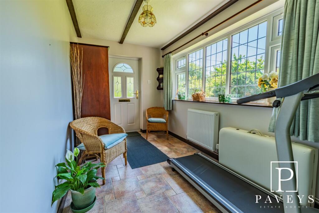 ENTRANCE PORCH