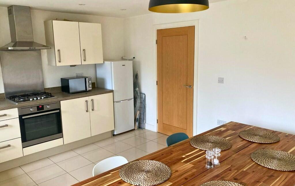 Kitchen / Dinning 