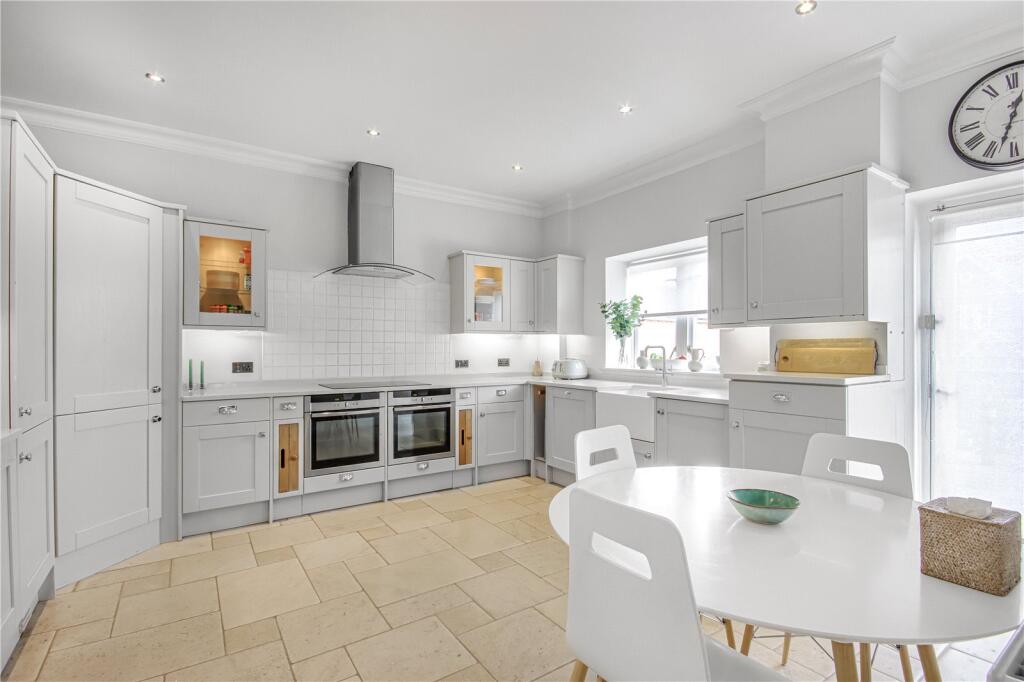 Kitchen/Breakfast Rm