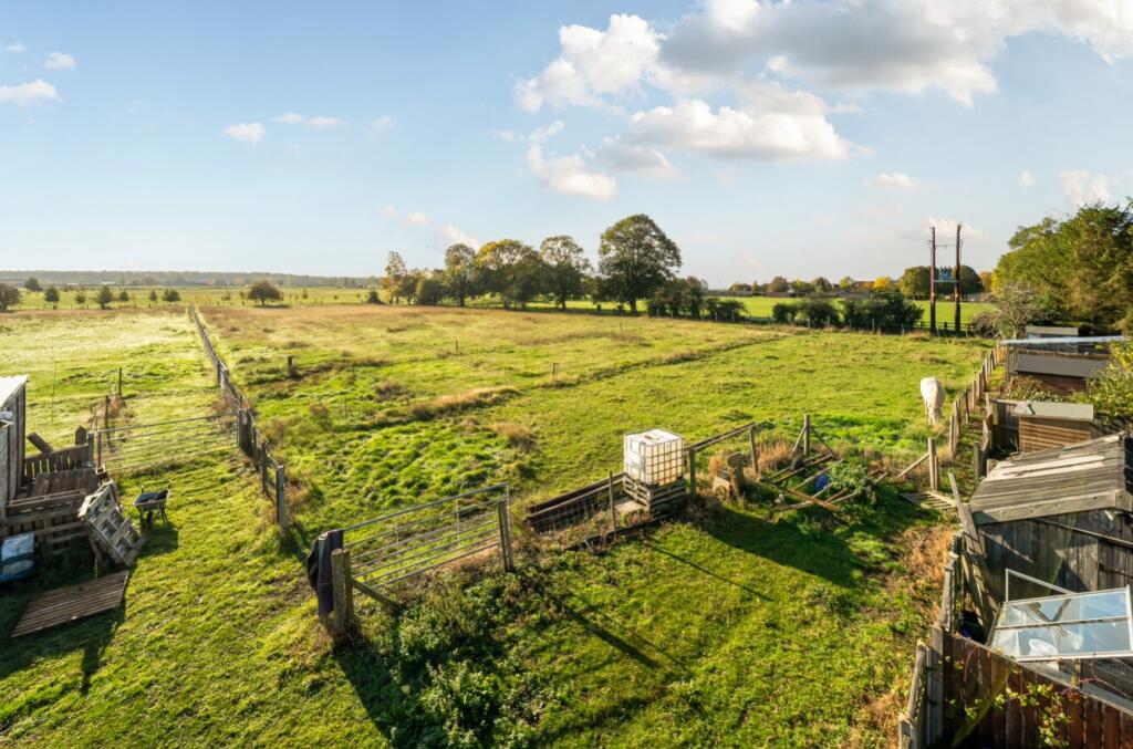 -68f8e69cc06ea-l-1371856-2-68f8abac8e322