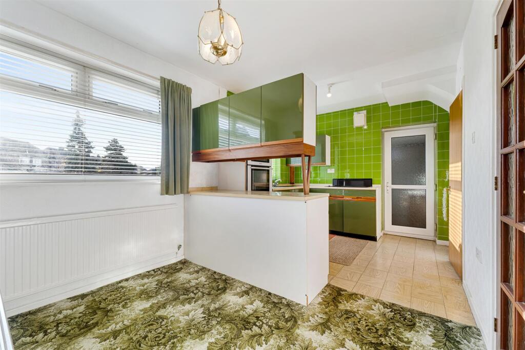 72 Sinclair Avenue dining and kitchen.jpg