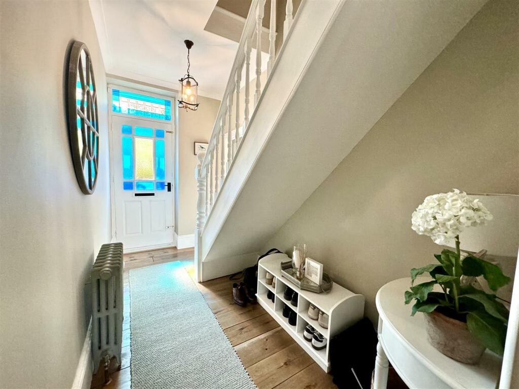 FIRST FLOOR STAIRS AND LANDING