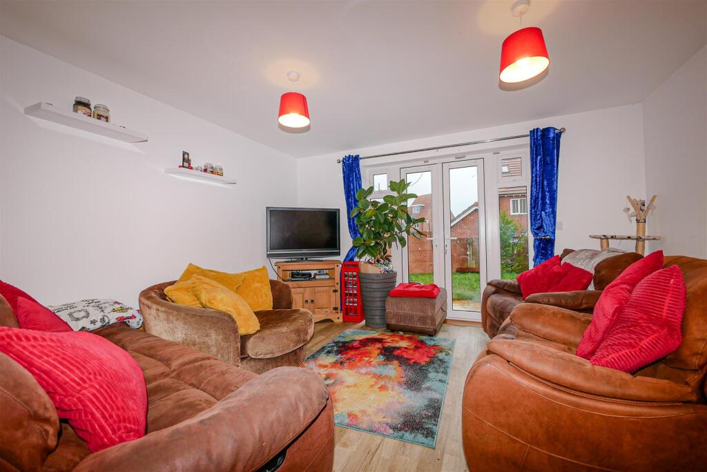 LOUNGE AREA