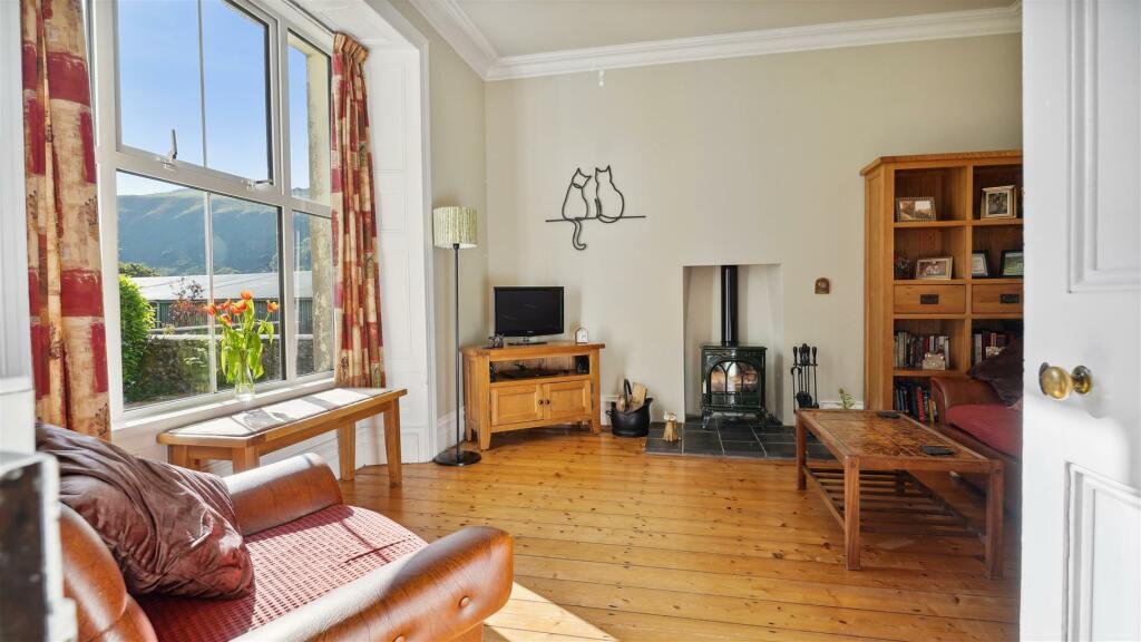 SITTING ROOM