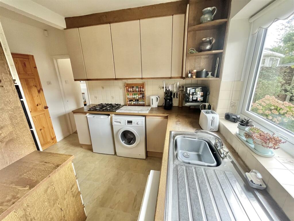 Kitchen Aspect 2.jpg