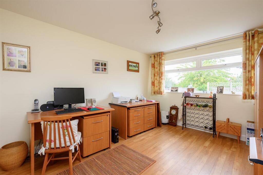 OFFICE/BEDROOM