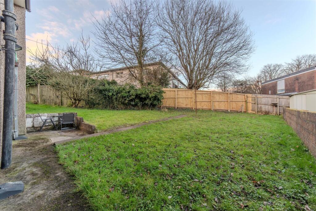 27 Keats Close-18.jpg