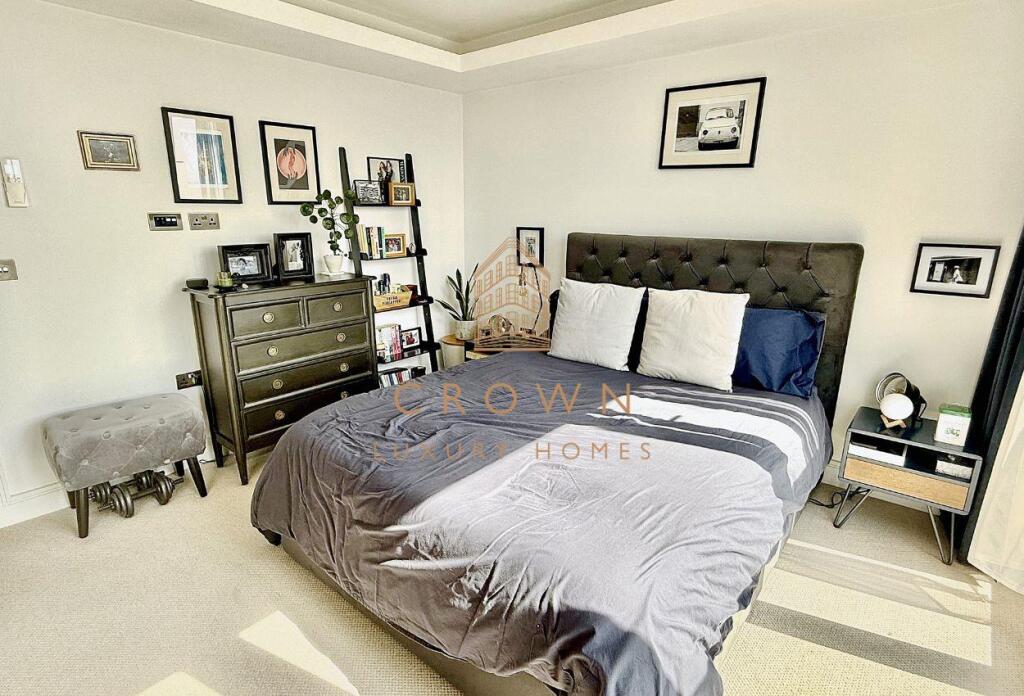 706 High Road, 1012 (4).jpg