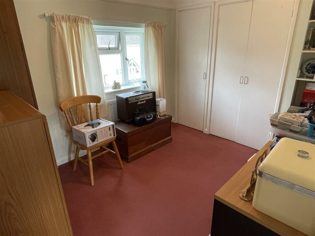 Bedroom 2.JPG