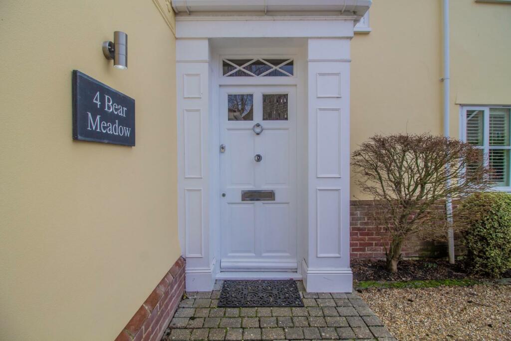 4 Bear Meadow, Beyton [Entrance Porch] 01.jpg
