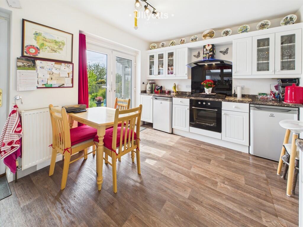 Kitchen / Dining ...
