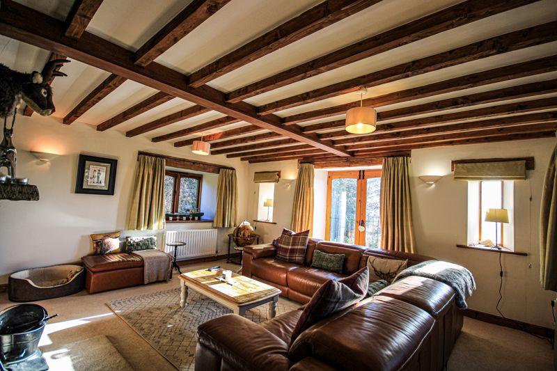 Lounge 2 
