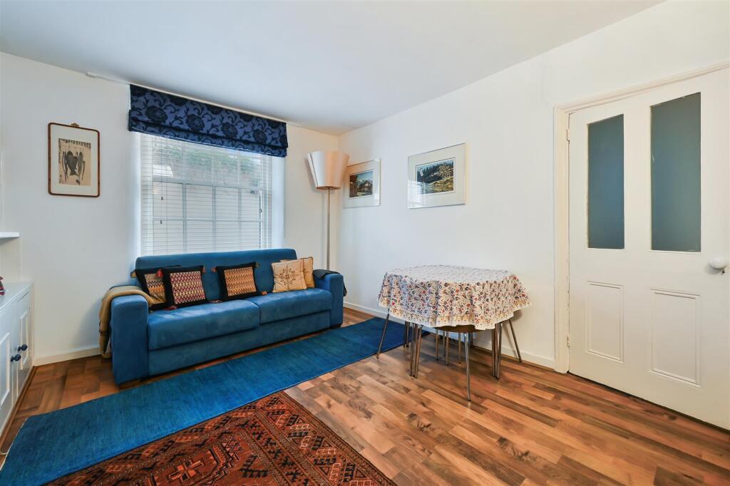 Warwick Square Mews, London, SW1V