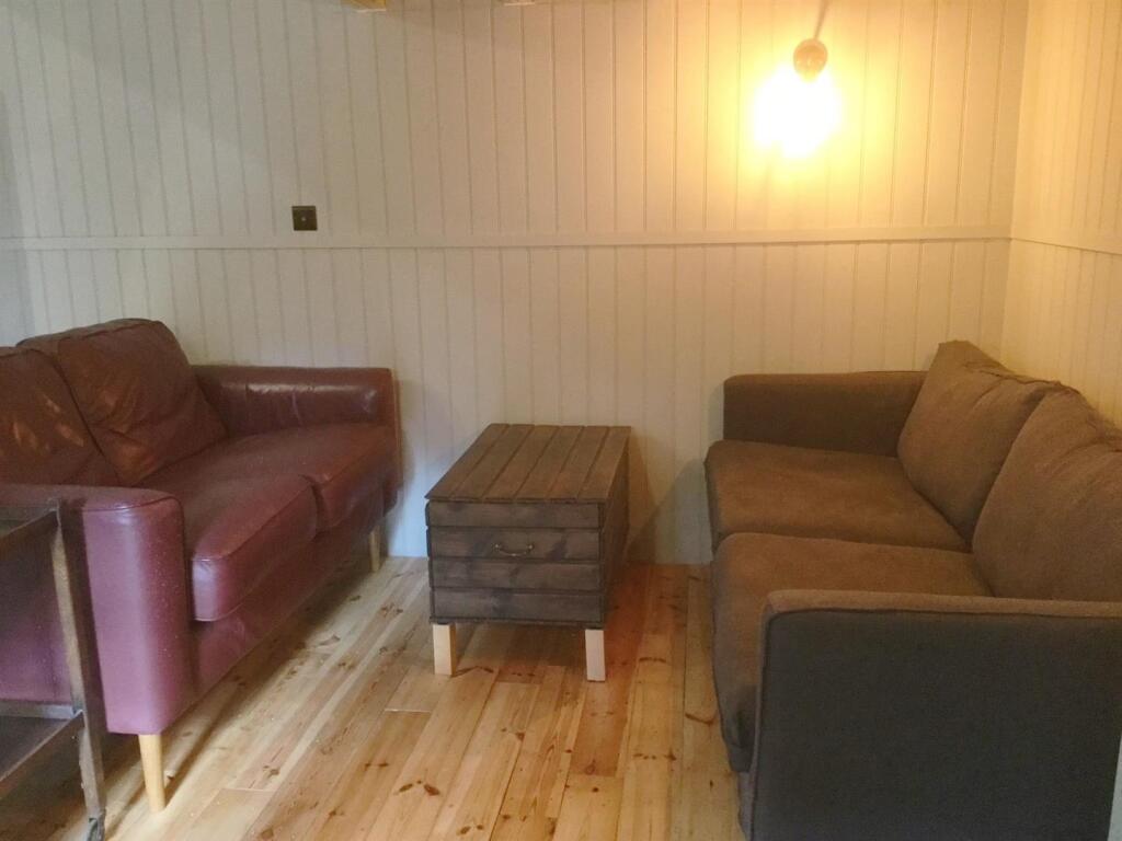 Cabin 2.jpg