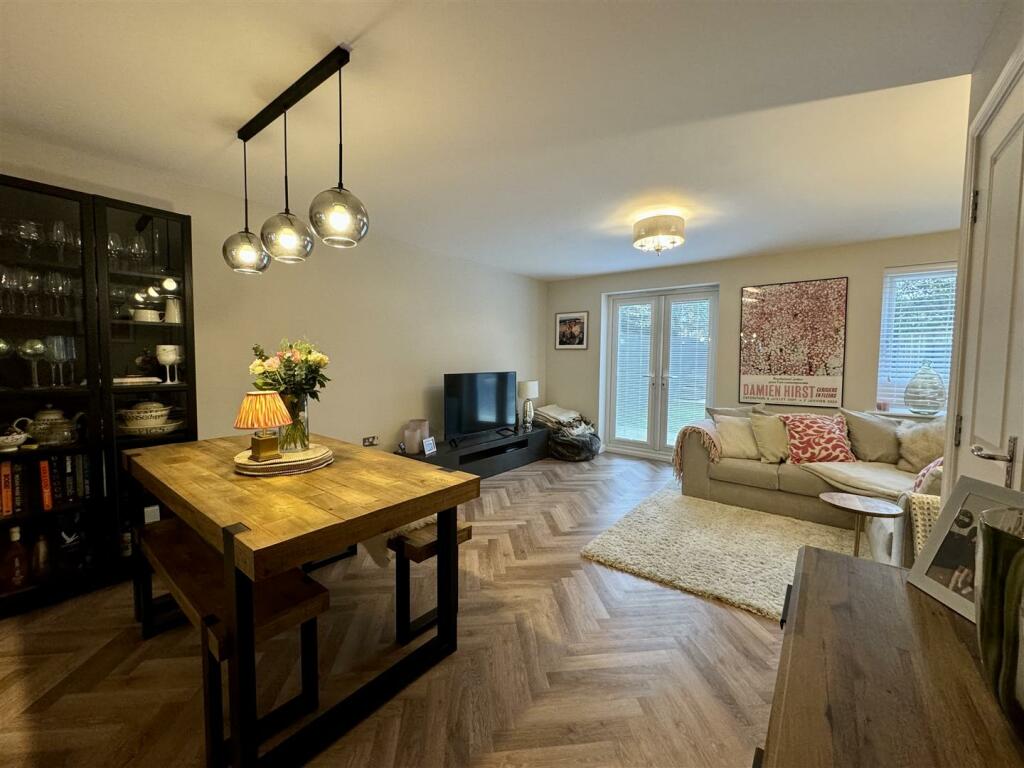 Living Room - additional image.jpg