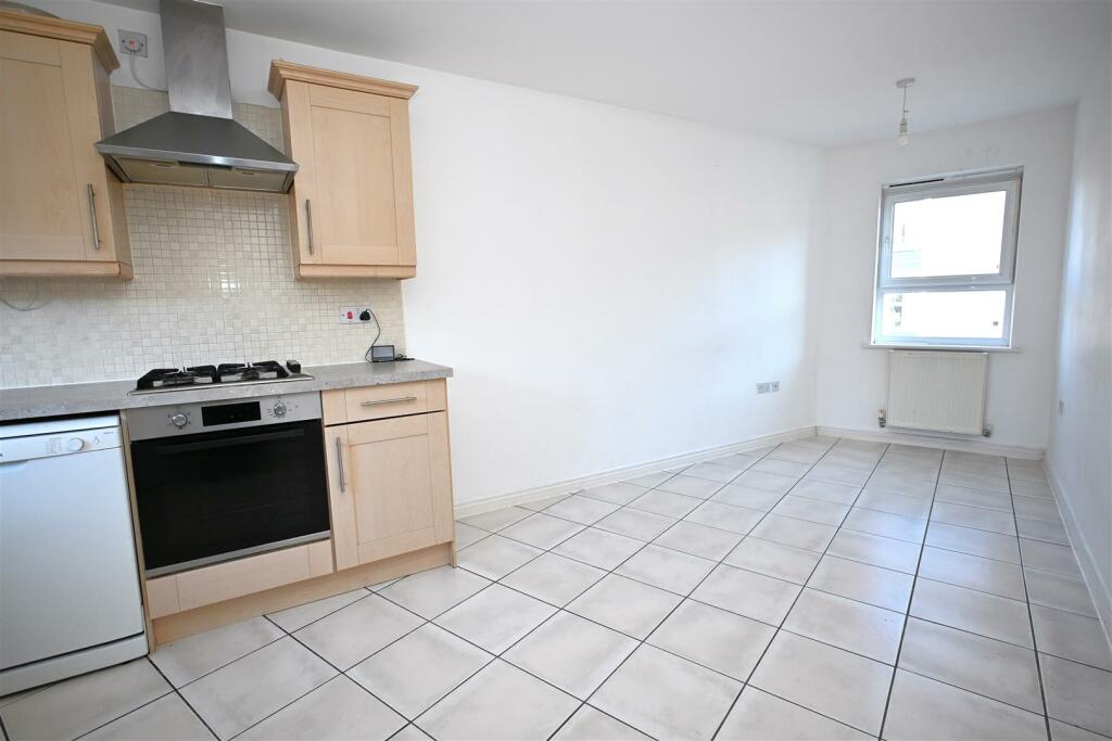 Kitchen /dining room