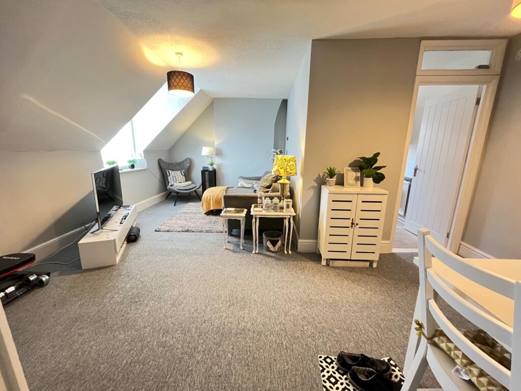Lounge 1