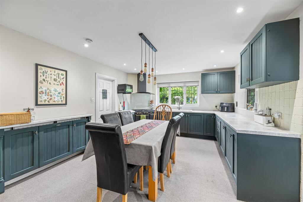 Kitchen/Breakfast Room