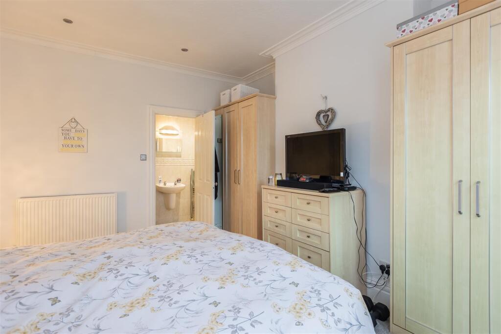 Station Avenue 14 Bedroom 1-3.jpg