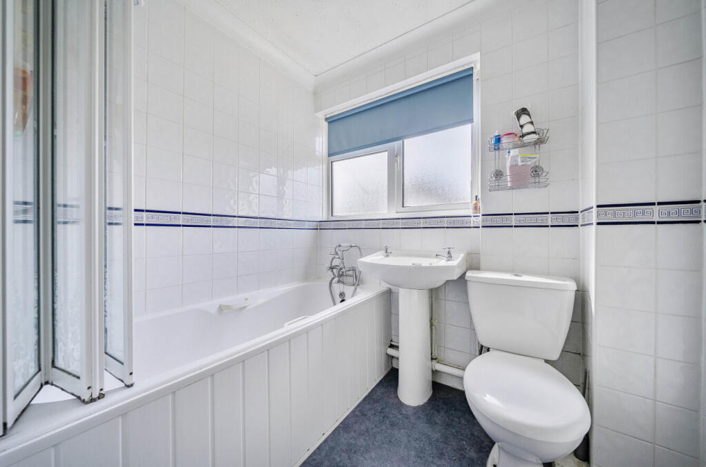 1300175-4-6839ebc...