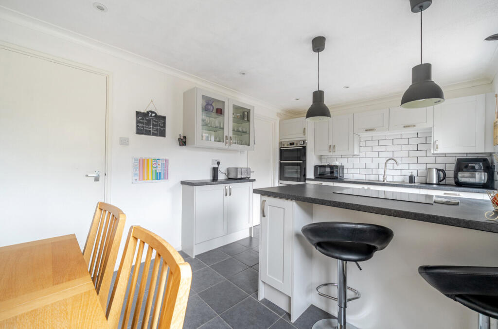 1299321-9-683820c...