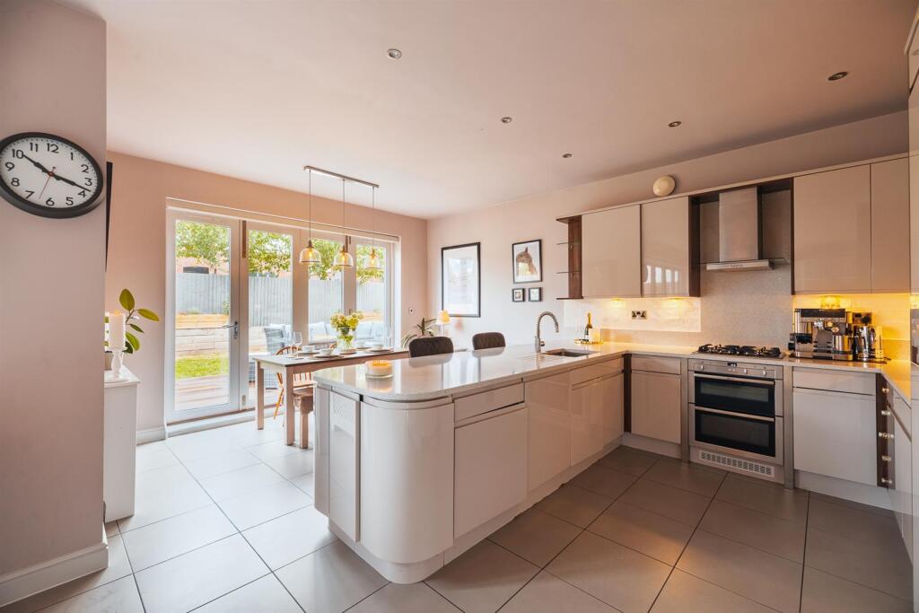 2 George Drive-21.jpg