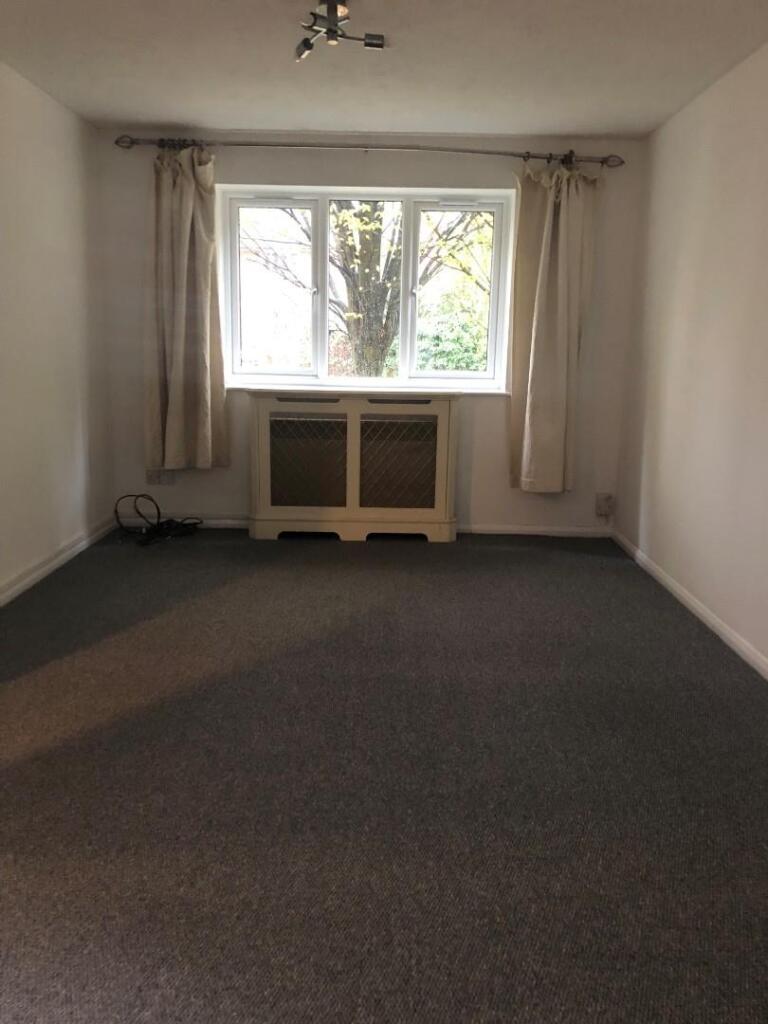 Living Room 2.jpg