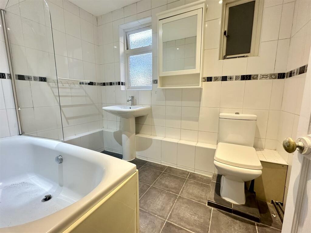 bathroom.jpeg