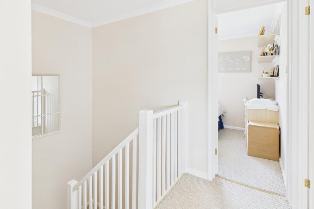 CAM02519G0-PR0339-STILL006